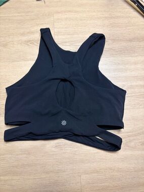 Athleta Conscious Cutout Racerback Sports Bra/ Crop Top in Black Size Medium